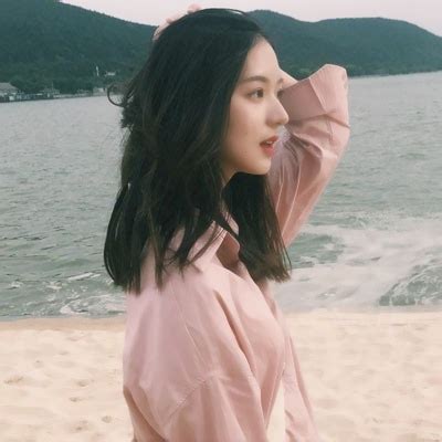 非主流少女粉色头像真人