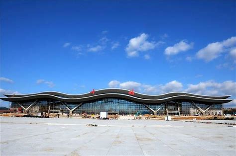 十堰武当山机场大变样 新建机坪整体已初见成效_大楚网_腾讯网