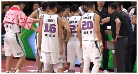 媒体人：上海男篮球员刘铮将会近期归队备战CBA联赛_手机新浪网