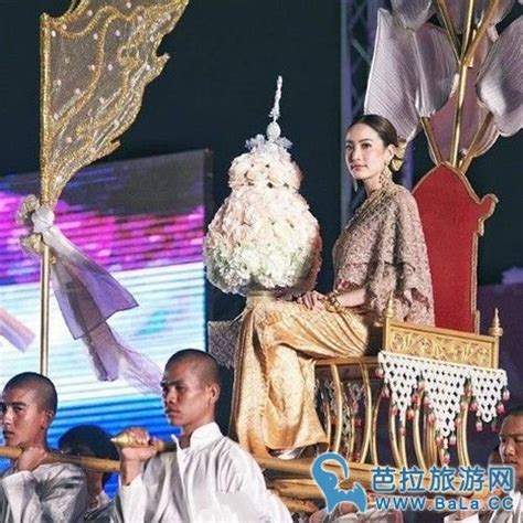 泰国古典美女明星Aff和Taew着泰装出席朱拉隆功百年校庆活动_芭拉旅游网