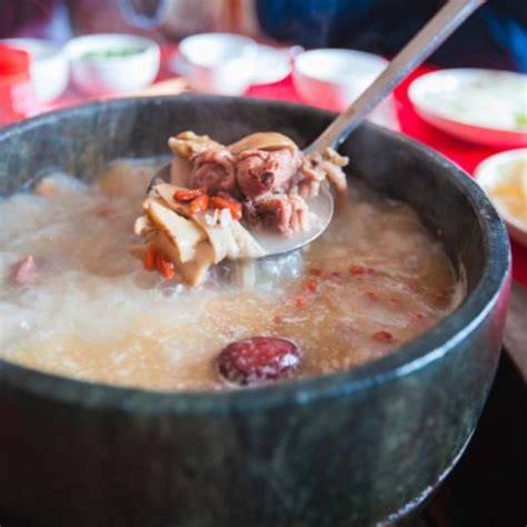 很少人知道全国最早的新年是在林芝，在西藏小江南吃美食体验民俗