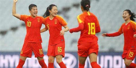 足球报：中国女足此前东亚杯最好成绩是亚军，若夺冠将是巨大突破-直播吧zhibo8.cc