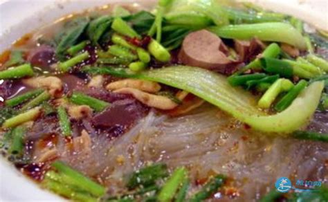 鸭血粉丝汤，下锅之前多一个步骤，汤鲜味美，比饭店卖的还好吃_凤凰网视频_凤凰网