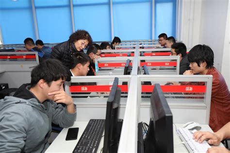 计算机与信息工程学院召开2022年新入职教师教学能力提升培训交流会
