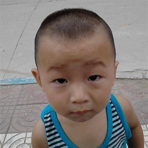 非主流迷惑小孩头像
