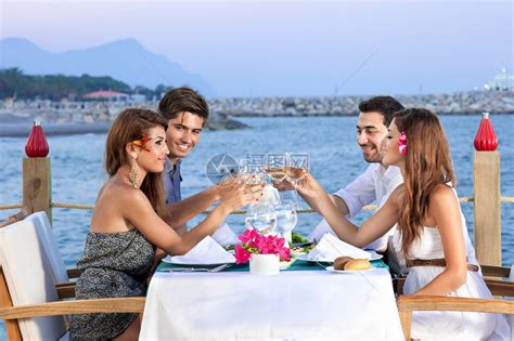 海边餐厅的新鲜海盘高清图片下载-正版图片504969487-摄图网
