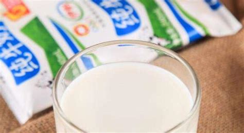 生牛乳和鲜牛奶有什么区别 - 业百科