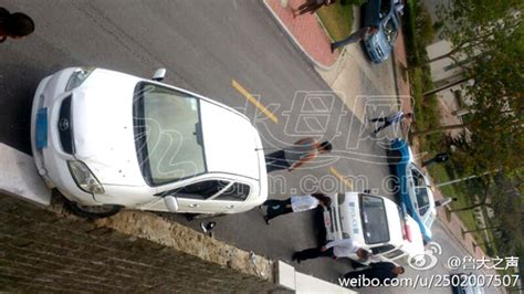 鲁东大学校园内发生车祸 3名女大学生被撞飞_山东频道_凤凰网
