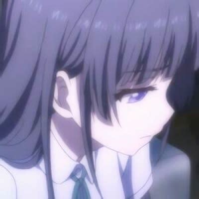 女生头像温柔流泪动漫