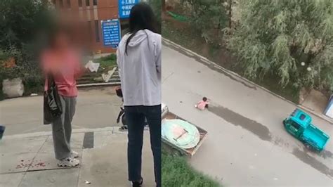 一女子遭男子当街用刀划伤，嫌疑人已被抓获_七环视频_澎湃新闻-The Paper