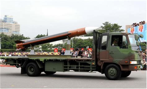 解放军导弹穿越台岛 台反导系统为何只能望“弹”兴叹？_凤凰网资讯_凤凰网