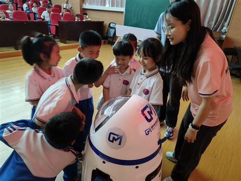 科技教育进校园，郑州畅梦智能科技有限公司赴开封大厅门小学开展机器人展示活动-大河新闻