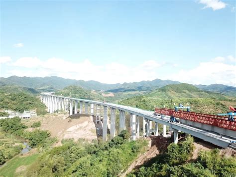 云南打造高速公路美丽“新名片”，雪山、雨林、峡谷…全程美哭！|云南|高速公路_新浪新闻