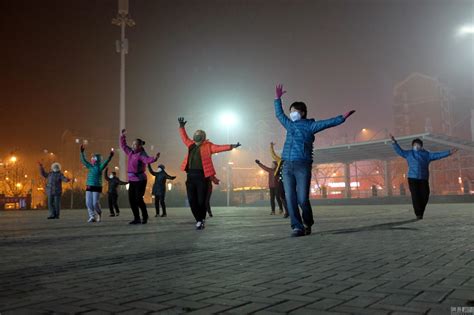 十里清清广场舞30分钟健身操-综合全身运动，你想要的效果_广场舞教学视频_广场舞地盘