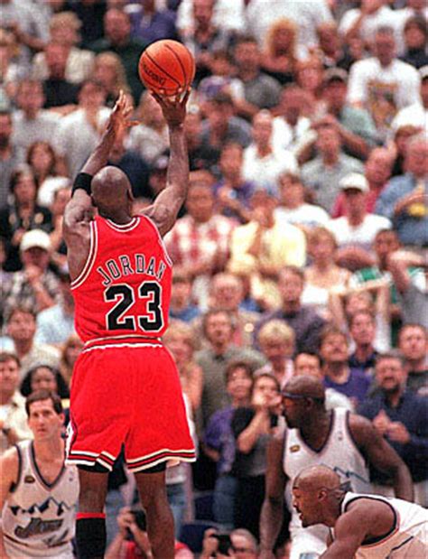 看着现在的勒布朗·詹姆斯，让人再次回想起篮球之神——伟大的迈克尔·乔丹和他的最佳搭档——斯科蒂·皮蓬_BILL-博客-LLIB-CSDN博客
