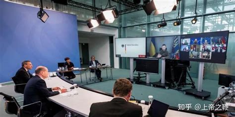 俄罗斯与乌克兰总统举行双边会谈 此前双方握手致意(组图) 藏地阳光新闻网