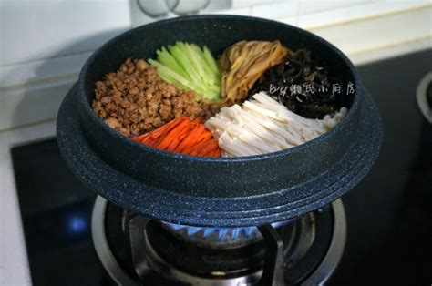 【韩式石锅拌饭的做法步骤图，怎么做好吃】家庭教育指导师_下厨房