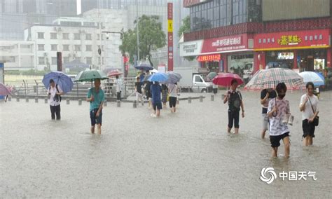 强降雨袭广东 德庆多路段出现“水浸街”-天气图集-中国天气网