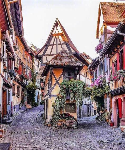 法国的埃吉桑小镇，身在油画中的浪漫小城 漫步在街道上时