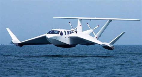 苏联903项目“花尾鸽”级地效翼飞行器(北约代号“里海怪物”)停靠在