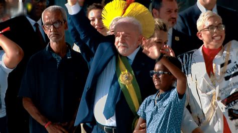 巴西左翼总统卢拉宣誓就职 称是巴西民主制度的胜利_凤凰网视频_凤凰网