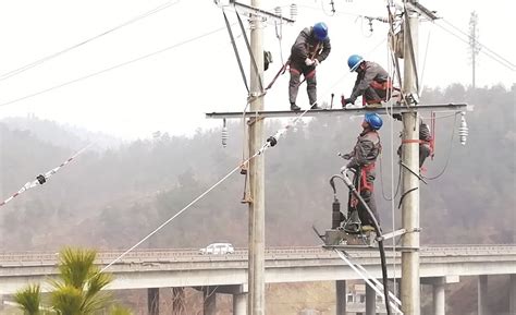 丹江口市供电公司到张家营社区居民楼进行安全用电检查 - 铜马电力