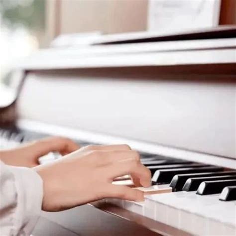 弹钢琴的指法技巧-百度经验