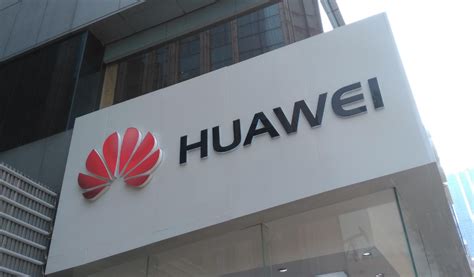 华为全联接大会落子上海，行业智能化跃升进入关键赛点 华为全联接大会2025 上海行业峰会 鸿蒙生态 数智化转型 AI推理应用 昇腾AI集群 智能原生 企业智能化 第1张