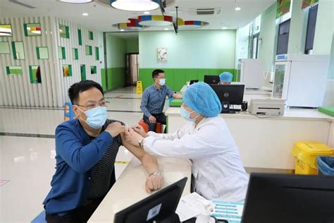 中国疾控发布新版流感疫苗接种指南 这几类人群推荐优先接种