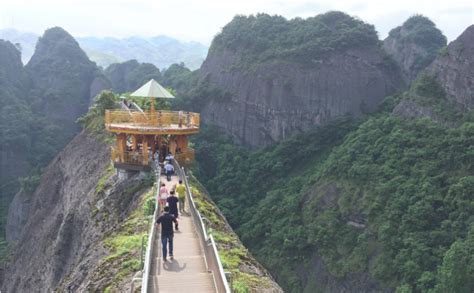 讲解员带您游泰山——中天门_南天门