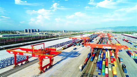前7月新疆霍尔果斯口岸进出口贸易额突破1500亿元_凤凰网视频_凤凰网