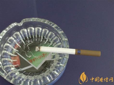品味红河烟红河扁盒精品 清香型烟中的经典之作-香烟网