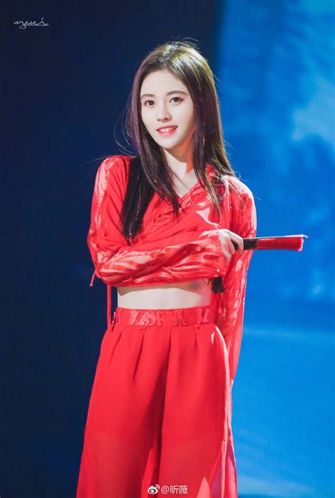 鞠婧祎红韶愿图片