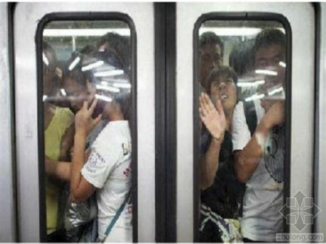 实拍：东京地铁拥挤不堪，简直是“通勤地狱”，人多到爆炸！