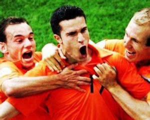 荷兰三剑客之一的古利特，没有世界杯冠军加持，是什么档次的巨星|荷兰|古利特|三剑客_新浪新闻