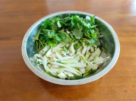 薤白的功效与作用及食用方法,瓜蒌薤白半夏汤的吃法,怎么吃_健康大百科