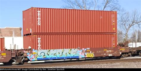 BNSF 237351B and two containers