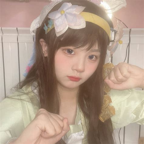 甜妹黄宣绮图片