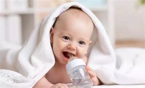婴儿奶量是多少？不同阶段宝宝吃奶量你必须知道！ - 百度宝宝知道