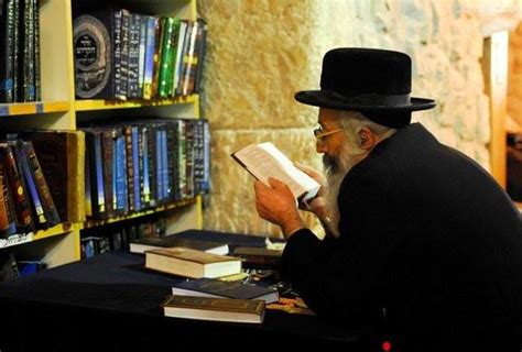 犹太人厉害是天生聪明，还是其它原因？