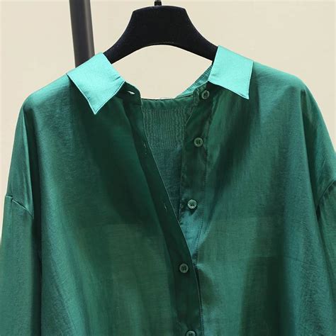 墨绿色薄款衬衫女夏2022年新款韩版宽松休闲天丝衬衣长袖防晒上衣 - 三坑日记