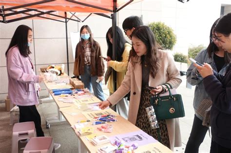 图书馆举办第十一届读书月宣传推广活动-武汉学院图书馆