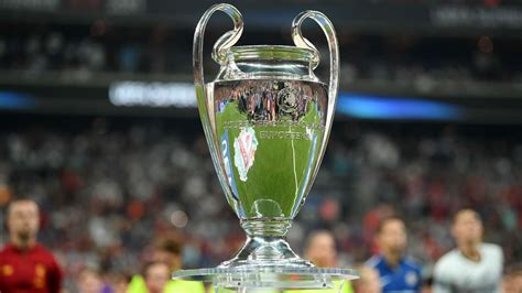 欧足联宣布欲完成英超赛季，欧洲杯推迟到2021，利物浦期待冠军__凤凰网