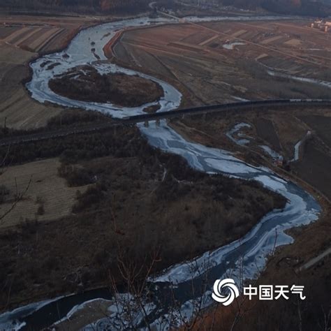 黑龙江伊春：冰封雪锁后的汤旺河如银色蛟龙-图片-中国天气网