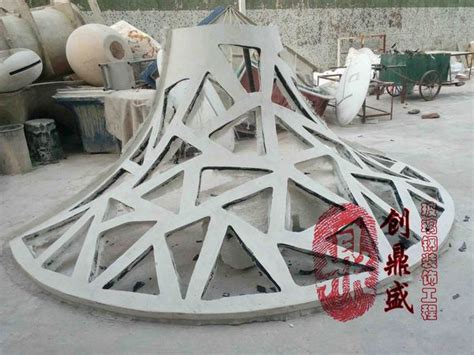 玻璃钢造型立柱装饰南昌新建中心内部环境-玻璃钢雕塑厂