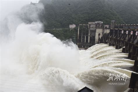 多图直击｜怀柔西水峪水库泄洪现场_京报网