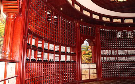青岛定制酒柜设计-武汉市彼得利酒窖科技有限公司