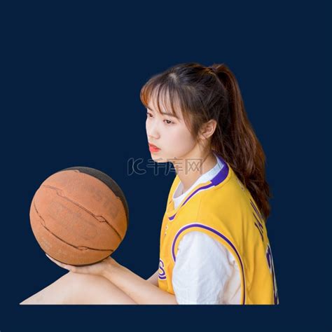 打球女生稀有温柔头像