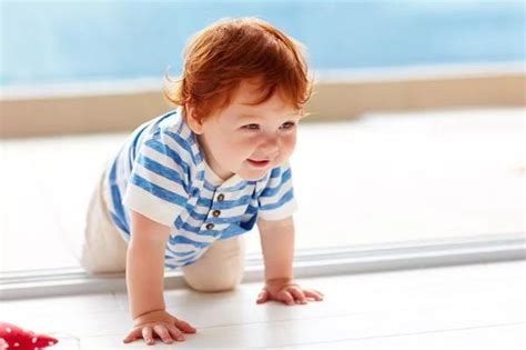 宝宝的大运动和精细运动发育时间表，你们家宝宝正常发育了吗？