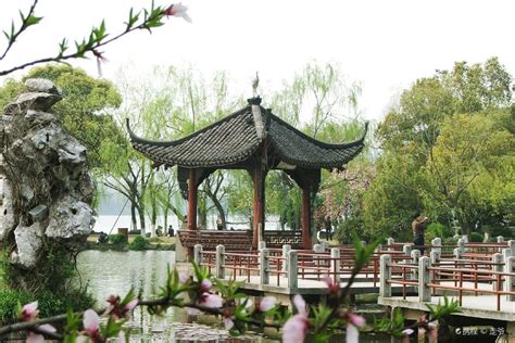 杭州三潭印月旅游景点唯美真实风景壁纸(3)_配图网